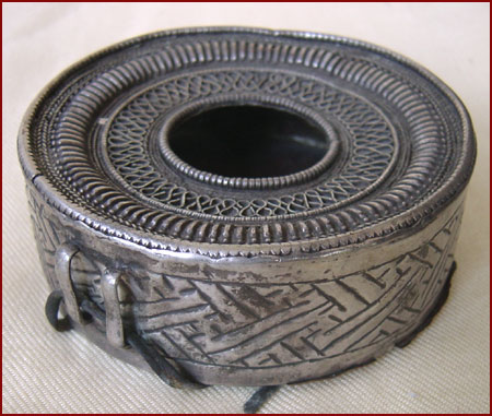 ANTIQUE SILVER ROUND FILIGREE GAU PRAYER BOX TIBET  